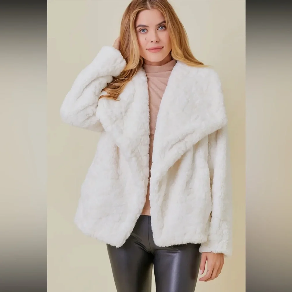 439. Faux Fur Jacket White Wide Lapel Collar With Pockets NEW Item NWT S, M, L - Picture 9 of 9